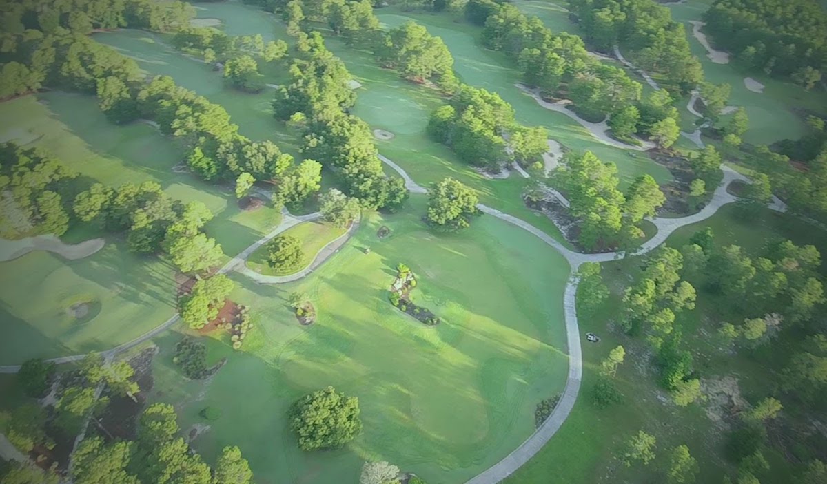 World Woods' doughnut-shaped practice putting green is one of the biggest anywhere. (YouTube / Visit Florida)